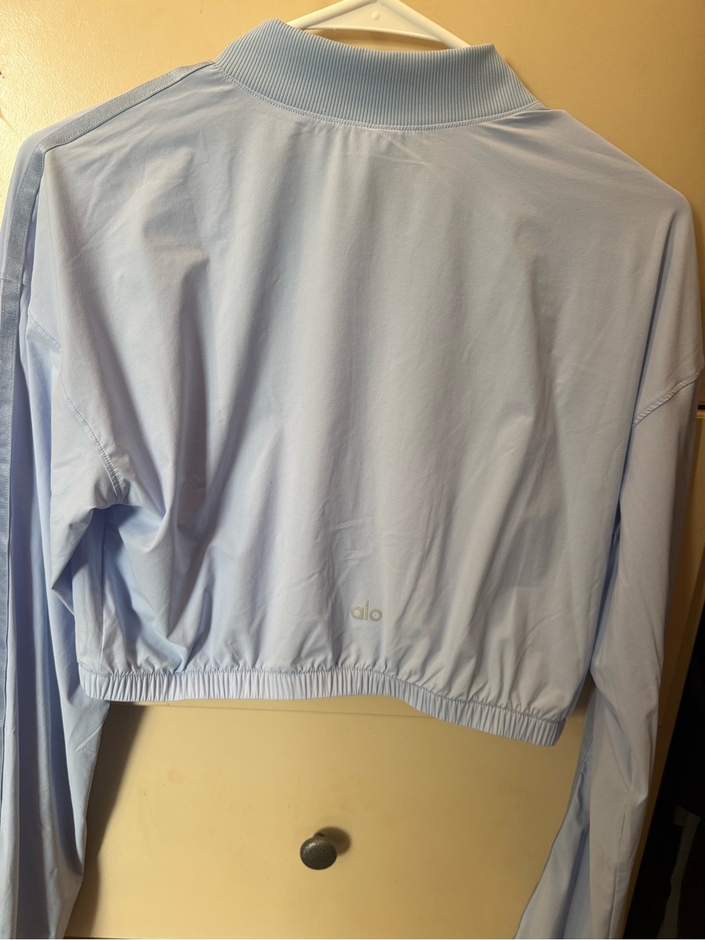 ALO Yoga Light Blue Cropped Bomber Jacket - Picture 4 of 5